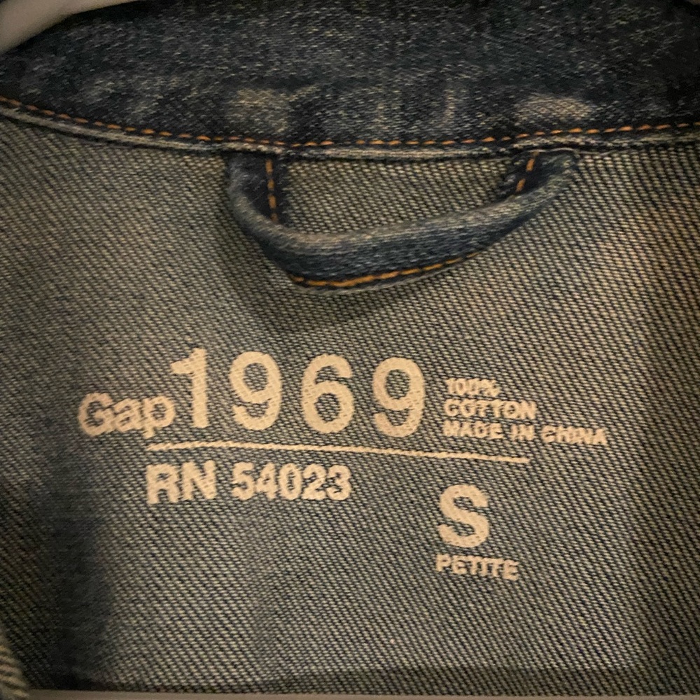 Gap Fitted Jean Jacket - image 4